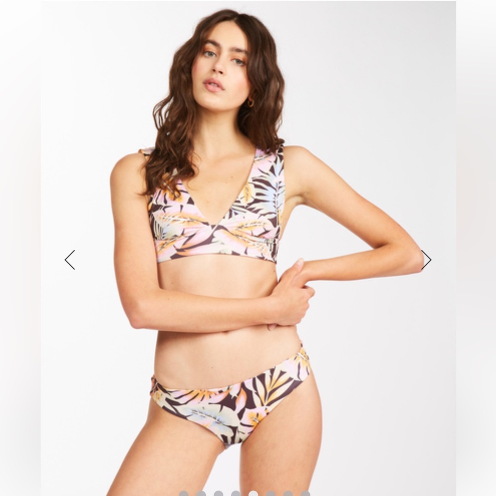 NWT 2 Pc BILLABONG Postcards From Paradise
Plunge Reversible Bikini Top+ Bottom